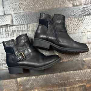 Comfortiva Align Black Ankle Boots 6